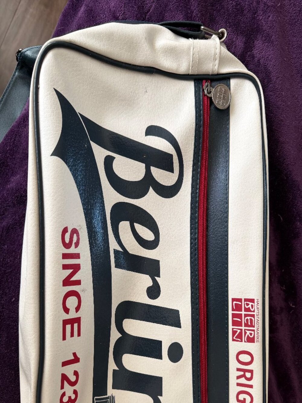 Berlin messenger bag